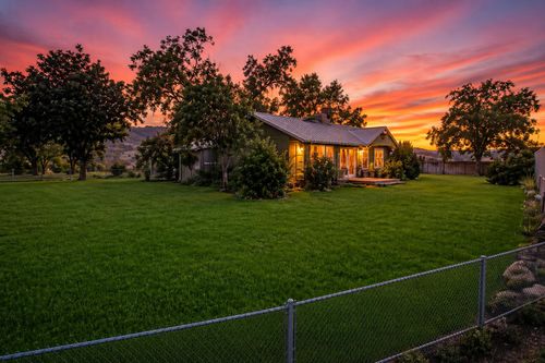 19369 E Highway 26, Mitchell, OR, 97750-9704 | Card Image