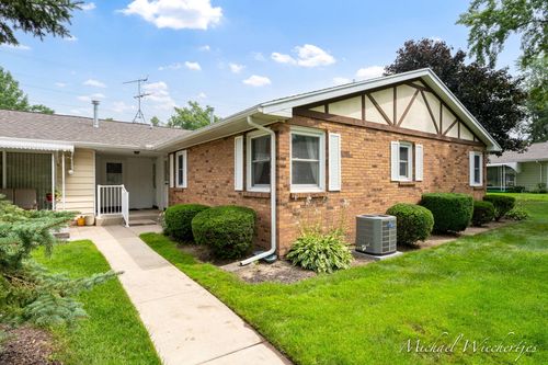 961 Andover Court Se, Kentwood, MI, 49508 | Card Image