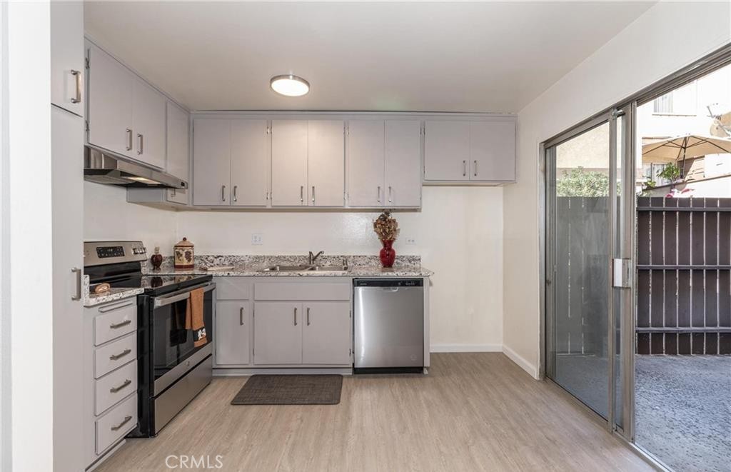 Residential Lease in Van Nuys 3