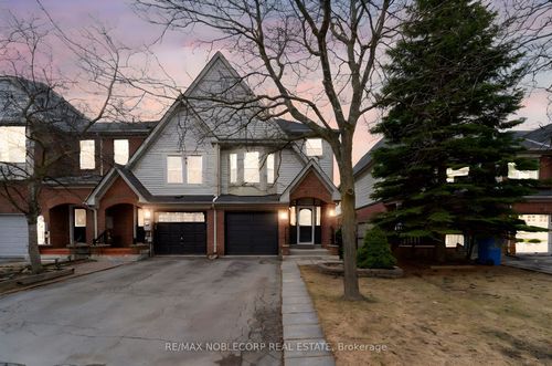 29 Mugford Rd, Aurora, ON, L4G7H4 | Card Image