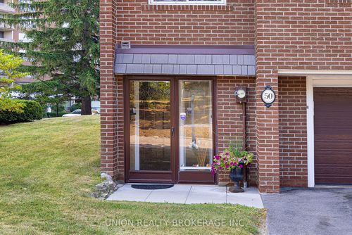 1-50 Vicora Link Way, East York, ON, M3C1B1 | Card Image