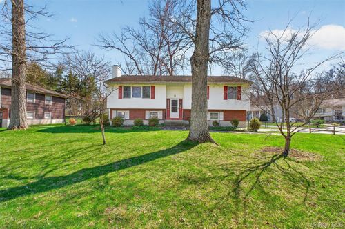 12 Wildwood Dr, Wappingers Falls, NY, 12590-2036 | Card Image