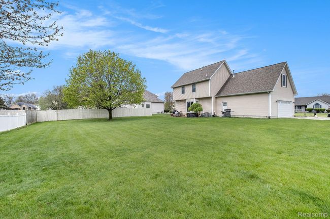 2352 Stepping Stone Pass, House other with 4 bedrooms, 3 bathrooms and null parking in Flushing MI | Image 27