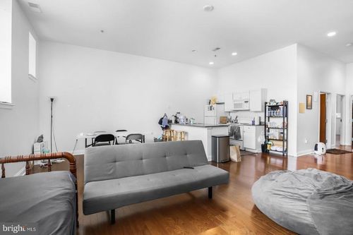 903w-1001 Chestnut St, PHILADELPHIA, PA, 19107-4219 | Card Image