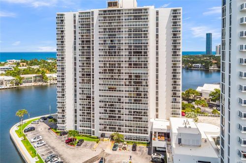 248-20515 E Country Club Dr, Aventura, FL, 33180-3058 | Card Image