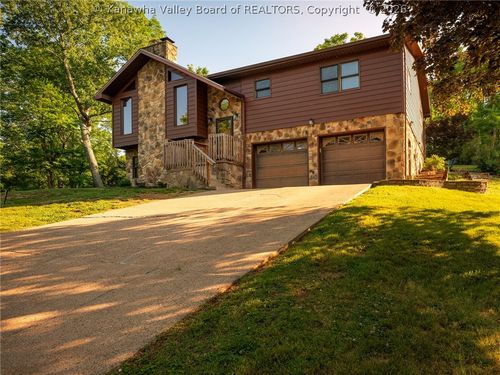 2 Deer Run, Hurricane, WV, 25526-9280 | Card Image