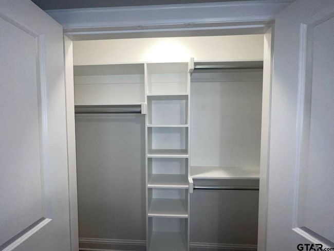 10008 Dayspring Dr, House other with 3 bedrooms, 2 bathrooms and null parking in Flint TX | Image 10