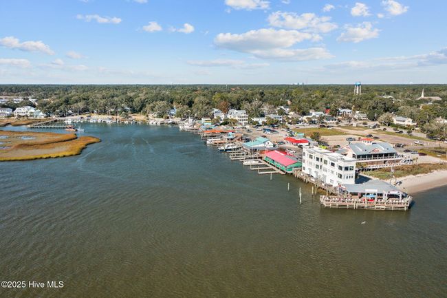 233 Ne 70 Th St, House other with 3 bedrooms, 2 bathrooms and null parking in Oak Island NC | Image 79