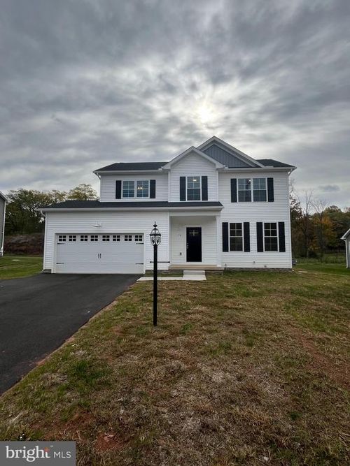 28-221 Kinneman Rd, ABBOTTSTOWN, PA, 17301-9620 | Card Image