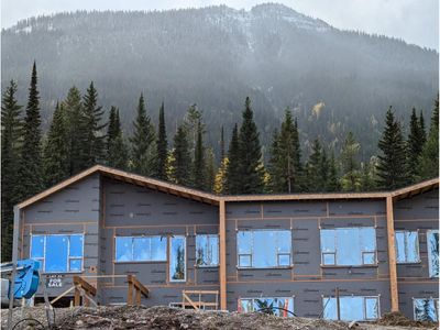 1654 Howse Pass, Home with 4 bedrooms, 3 bathrooms and 3 parking in Golden BC | Image 3