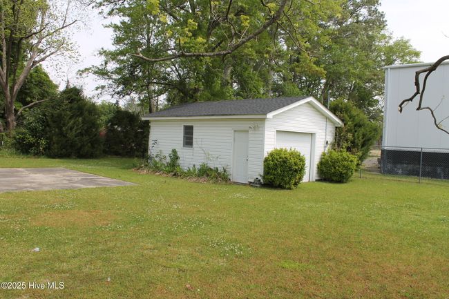 229 S Wilson St, House other with 3 bedrooms, 1 bathrooms and null parking in Chadbourn NC | Image 7