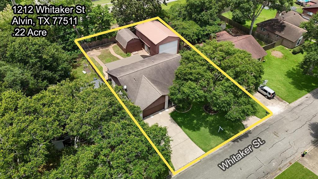 Whitaker St, Alvin, TX 77511