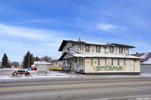 301 11 Highway 11, Chamberlain, SK, S0G0A2 | Card Image