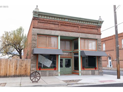 306 S Main St, Union, OR, 97883-8903 | Card Image