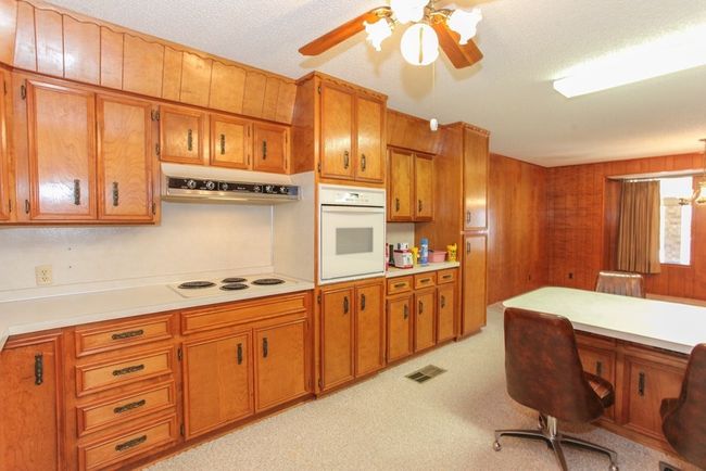 2201 E 25 Th St, House other with 3 bedrooms, 3 bathrooms and 2 parking in Big Spring TX | Image 13