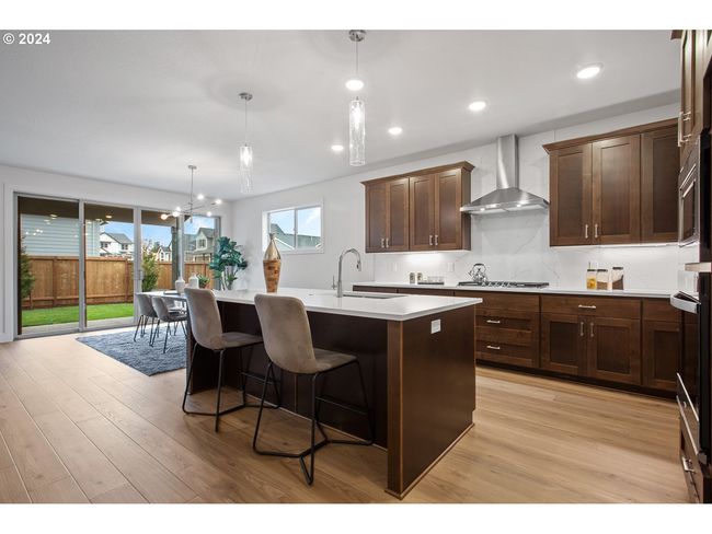 8870 Sw Mohegan Ln, House other with 5 bedrooms, 3 bathrooms and 3 parking in Tualatin OR | Image 7