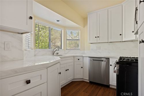32296 Fern Dr, Running Springs, CA, 92382-7561 | Card Image