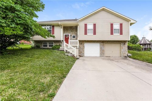 209 Broadmoor Dr, Raymore, MO, 64083-9298 | Card Image