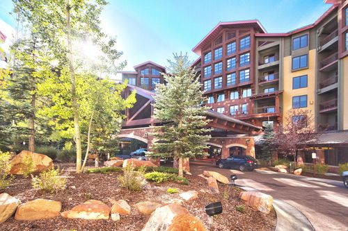 324-q3-3855 Swede Alley Dr, Park City, UT, 84060 | Card Image