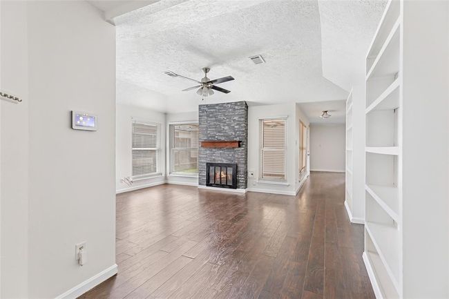 First impressions are very important. This is an inviting view of the entrance of the home. | Image 11