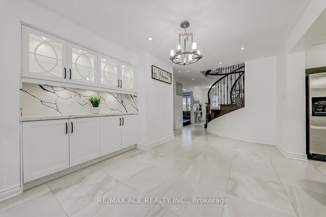 1579 Heathside Cres, House other with 7 bedrooms, 6 bathrooms and 4 parking in Pickering ON | Image 11