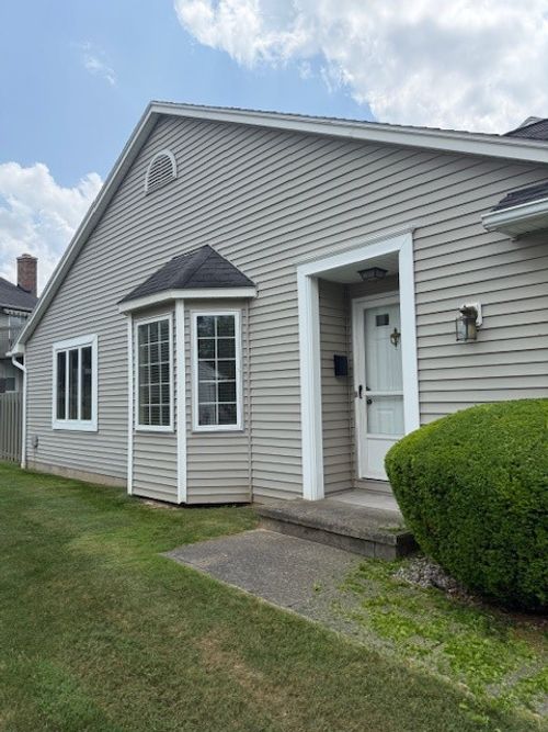 28 Chenin Run, Fairport, NY, 14450-4120 | Card Image