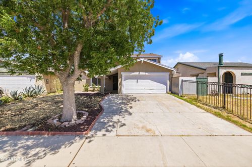 37642 Cluny, Palmdale, CA, 93550 | Card Image