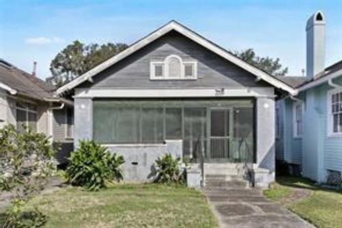 8207 Neron Pl, New Orleans, LA, 70118-2964 | Card Image