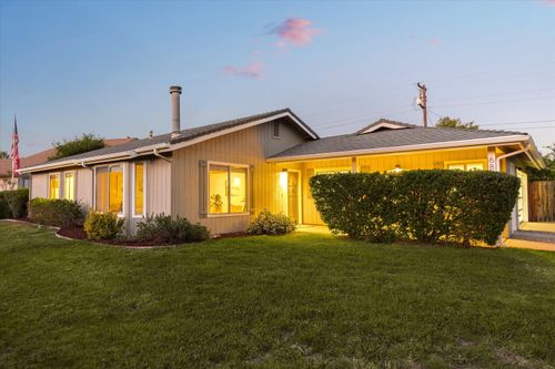 68 Hickory Way, Solvang, CA, 93463 | Card Image