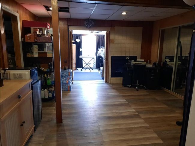 Lower level family room | Image 18