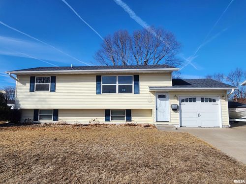 1433 Woods Ave, Camanche, IA, 52730-1043 | Card Image