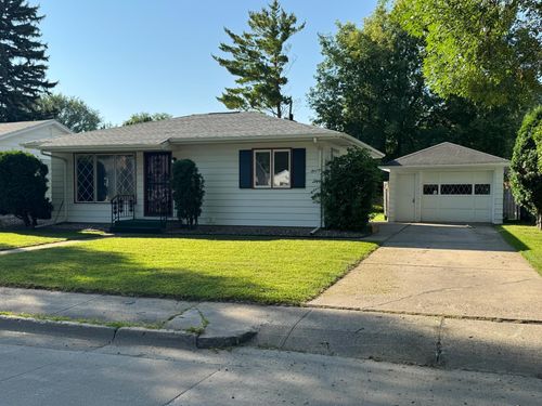 2107 7th Ave N, Grand Forks, ND, 58203-2904 | Card Image