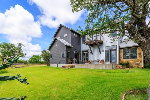 1556 Pfiester Rd, Fredericksburg, TX, 78624 | Card Image