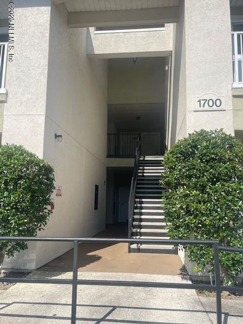 1712-7920 Merrill Rd, JACKSONVILLE, FL, 32277-6549 | Card Image