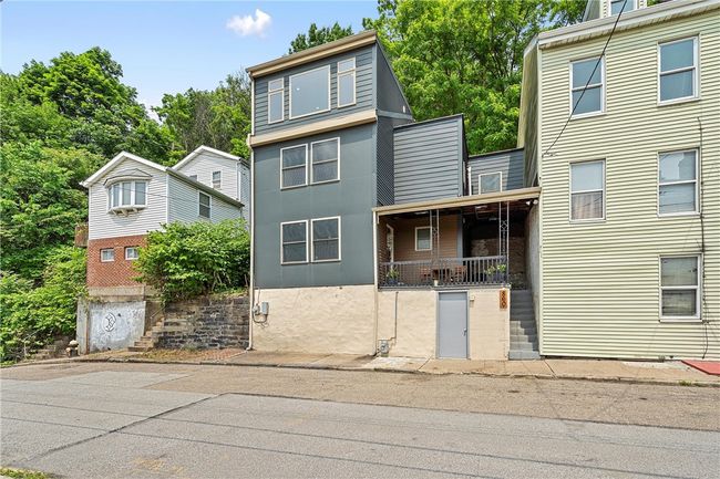 860 Vista Street, House other with 2 bedrooms, 2 bathrooms and null parking in Spring Hill PA | Image 1