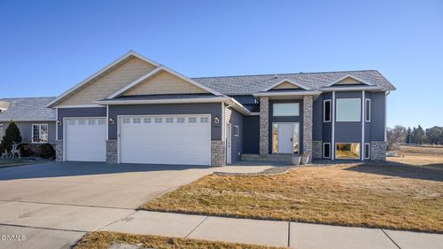 1904 Ridge Drive Se, Mandan, ND, 58554 | Card Image