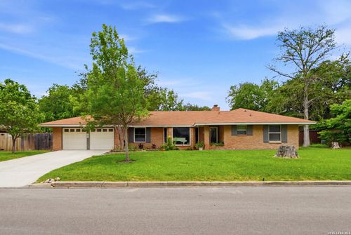 429 Driftwind Dr, Windcrest, TX, 78239-2412 | Card Image