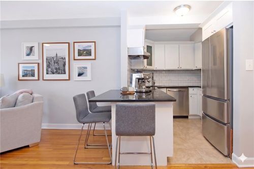 4g-9323 Shore Rd, Brooklyn, NY, 11209-6640 | Card Image