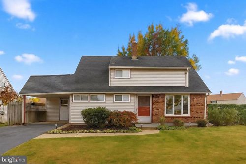 289 Goldenridge Dr, LEVITTOWN, PA, 19057-3427 | Card Image