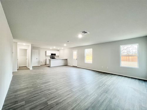872 Eagles Nest Dr, Cleburne, TX, 76031-5274 | Card Image