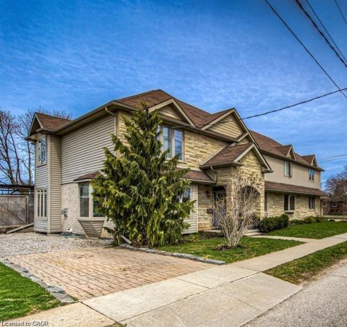 lower-716 Westminster Dr S, Cambridge, ON, N3H1V2 | Card Image