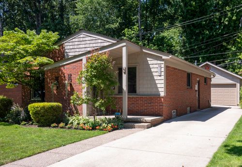 3203 Sylvan Dr, Royal Oak, MI, 48073-5714 | Card Image