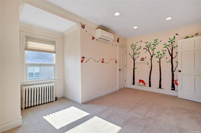 34 Boulevard, House other with 8 bedrooms, 4 bathrooms and null parking in Malba NY | Image 20
