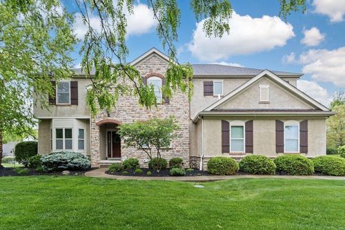 8901 Creighton Dr, Powell, OH, 43065-6501 | Card Image
