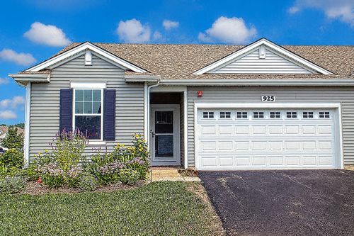 925 Darwin St, North Aurora, IL, 60542-1279 | Card Image