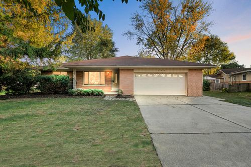 21934 S Nunneley Rd, Clinton Twp, MI, 48035-1757 | Card Image