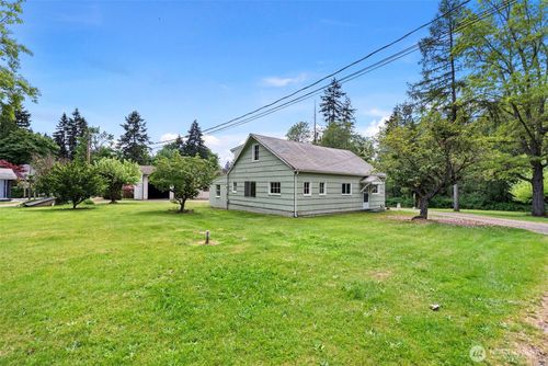 135 Nw Walker Rd, Poulsbo, WA, 98370-8106 | Card Image