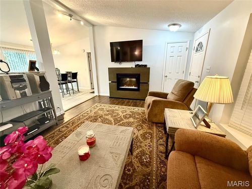 6203-6207 Iriquois Dr, French Village, MO, 63036-1306 | Card Image