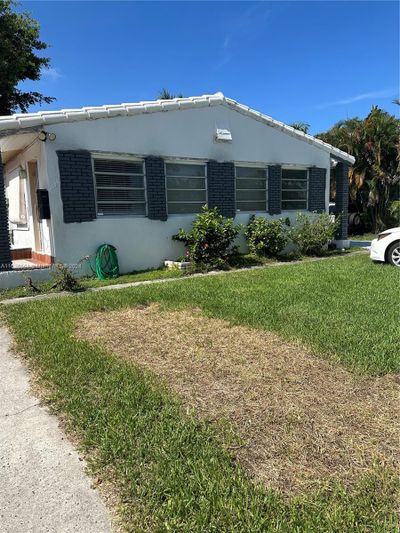 1619 Moffett St, House other with 3 bedrooms, 2 bathrooms and null parking in Hollywood FL | Image 2