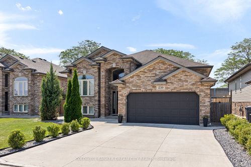239 Branton Cres, Windsor, ON, N9K1E2 | Card Image